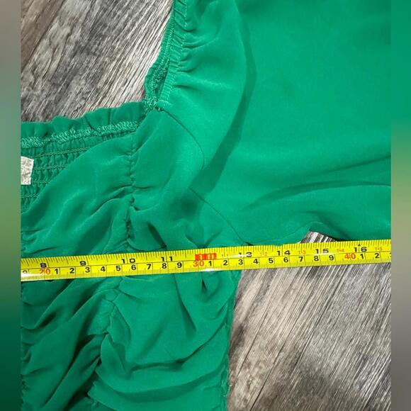 Altar’d State Kelly Green Ruched Bodice Puff Short Sleeve Crop Top- Size Small - Picture 5 of 6